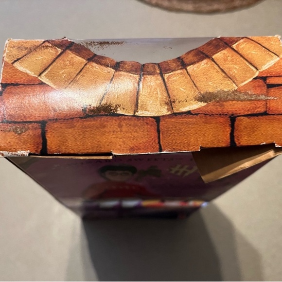 Harry Potter Wizard Sweets Harry Doll by Mattel - Picture 5 of 5